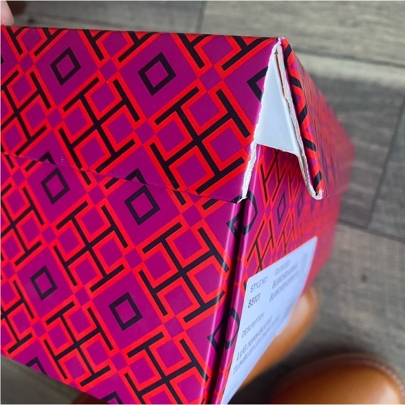 Tory Burch Lug 70MM Bootie Size 11 Leather Blanched Almond Brown Camel Tan NIB - Picture 7 of 16